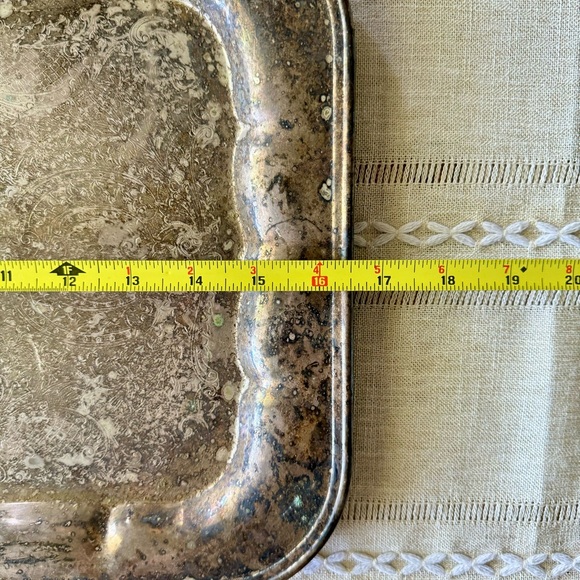 2 Vintage Rogers Silver Platter/Trays: WM Round 15” & FB Oblong 16.5”x 11.5” VYG - Picture 5 of 14